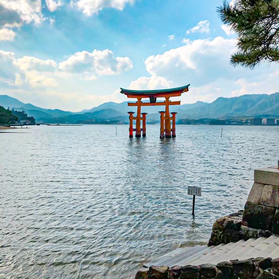 厳島神社の大鳥居